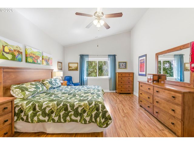 2418 EQUESTRIAN Loop S, Salem, OR 97302