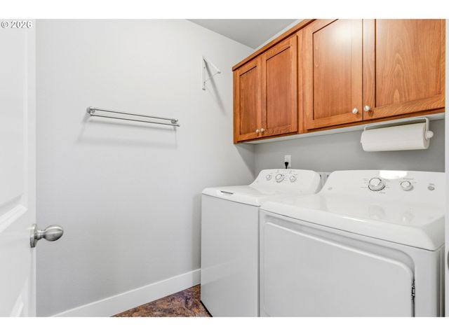 2418 EQUESTRIAN Loop S, Salem, OR 97302