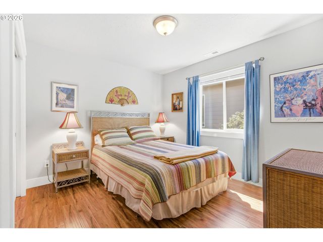 2418 EQUESTRIAN Loop S, Salem, OR 97302