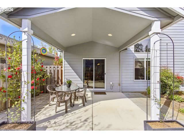 2418 EQUESTRIAN Loop S, Salem, OR 97302