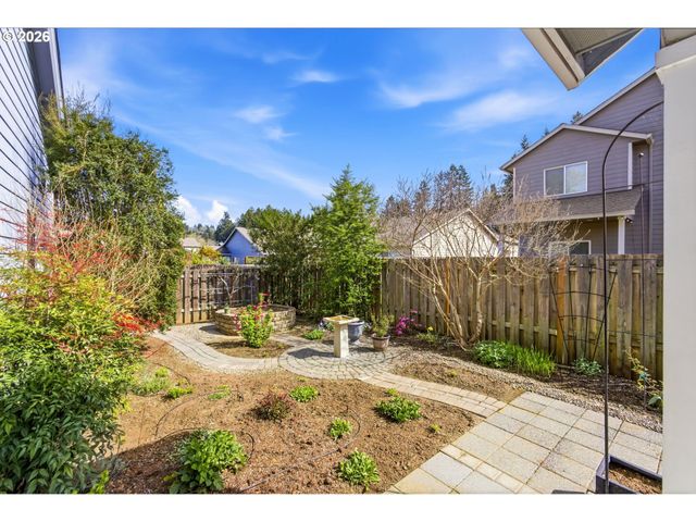 2418 EQUESTRIAN Loop S, Salem, OR 97302