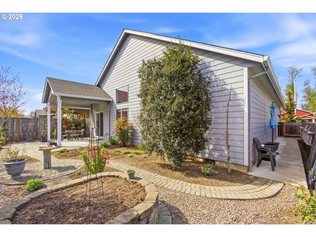 2418 EQUESTRIAN Loop S, Salem, OR 97302