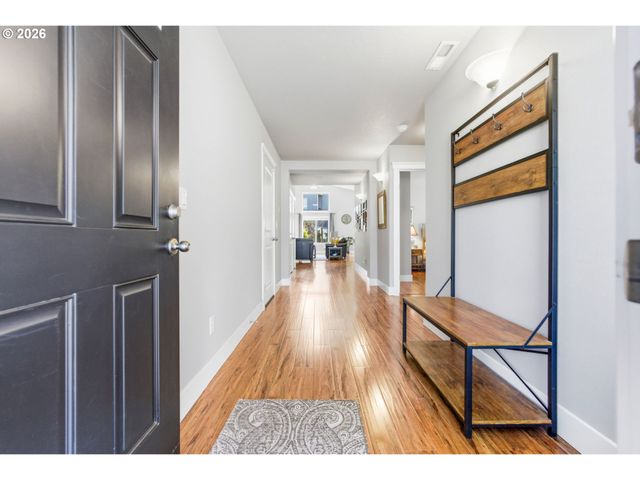 2418 EQUESTRIAN Loop S, Salem, OR 97302