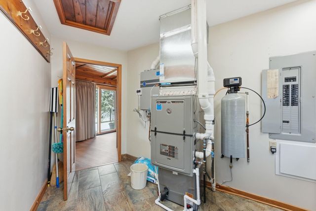 215 Lane 100 Pine Canyon Lk, Angola, IN 46703