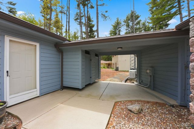 215 Lane 100 Pine Canyon Lk, Angola, IN 46703