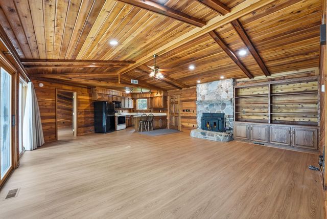 215 Lane 100 Pine Canyon Lk, Angola, IN 46703