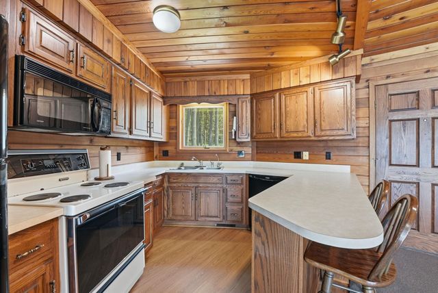 215 Lane 100 Pine Canyon Lk, Angola, IN 46703
