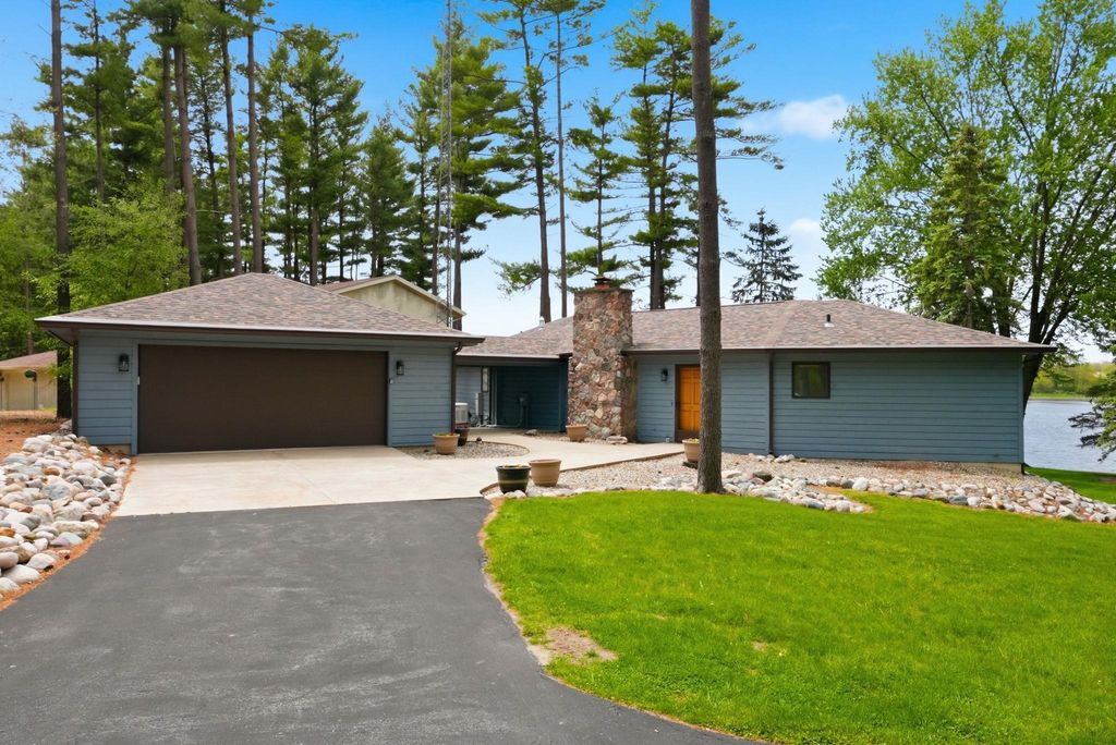 215 Lane 100 Pine Canyon Lk, Angola, IN 46703