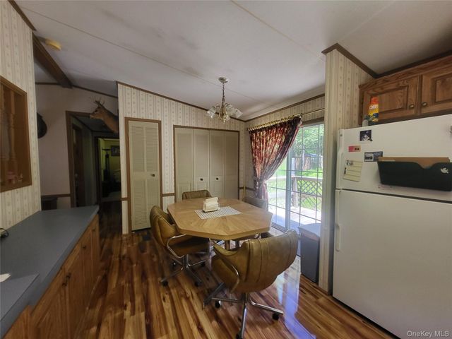 52 Log Road, Parksville, NY 12768