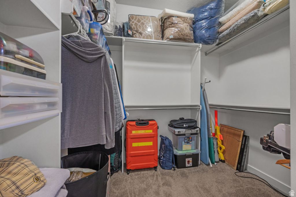 Image 13 of property listing at 347 N MAPLE SHADE LN, Lindon, UT 84042