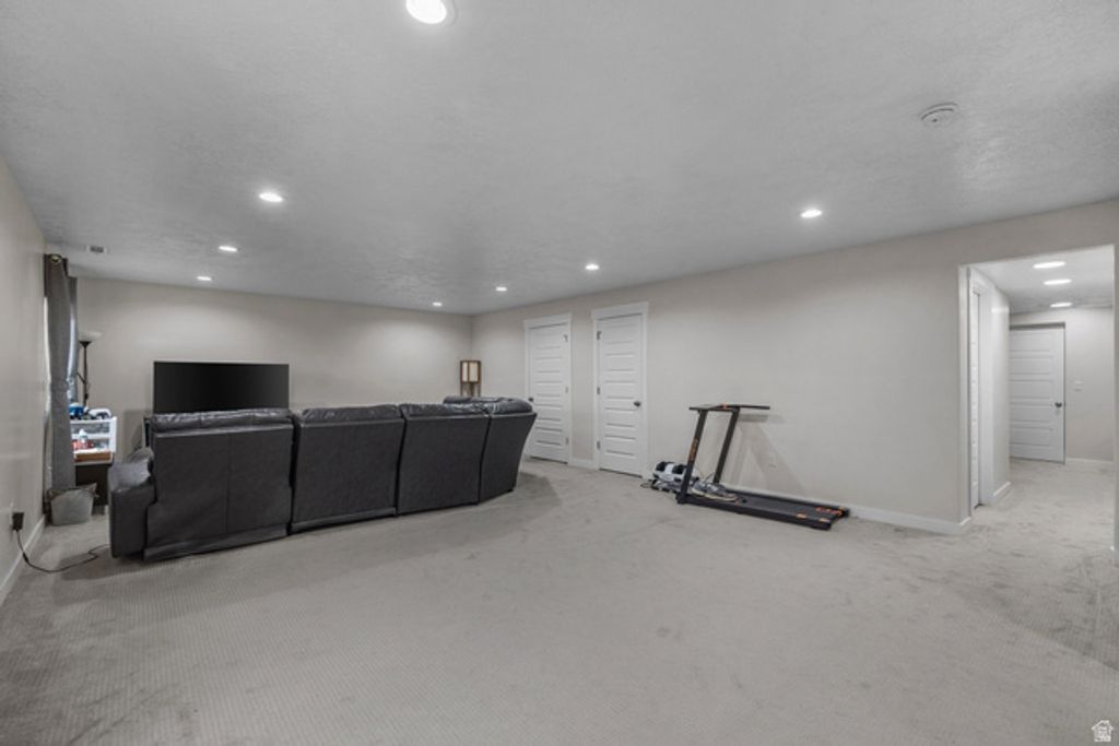 Image 21 of property listing at 347 N MAPLE SHADE LN, Lindon, UT 84042