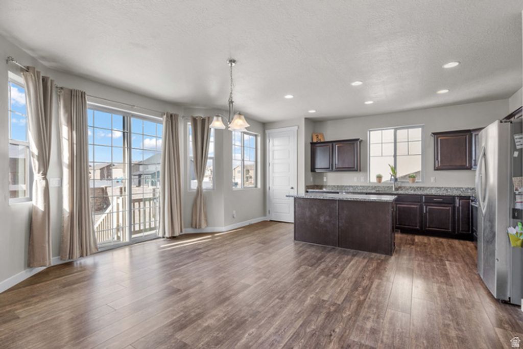 Image 5 of property listing at 347 N MAPLE SHADE LN, Lindon, UT 84042