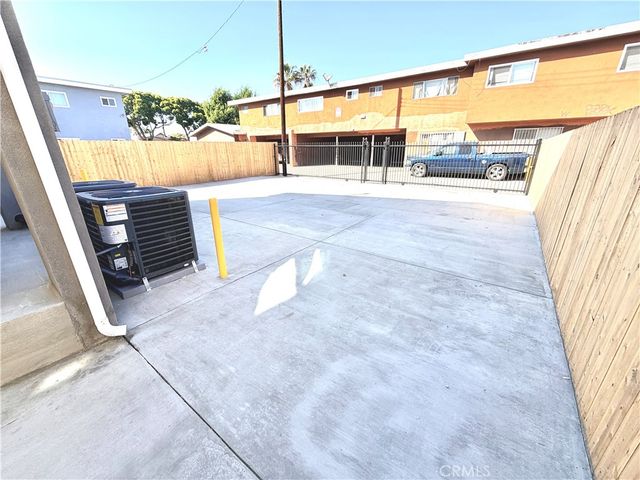 823 W G, Wilmington, CA 90744