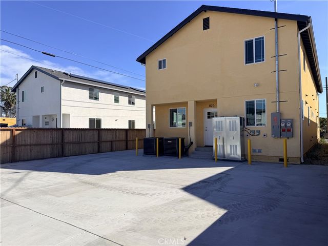 823 W G, Wilmington, CA 90744