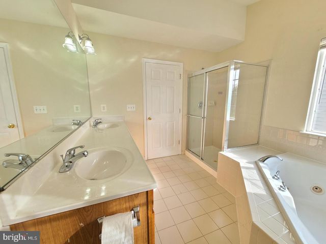 3746 KATIE PL, Triangle, VA 22172