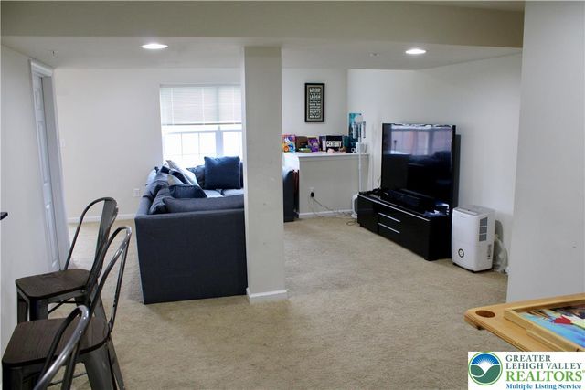 260 Snapdragon, Upper Macungie Twp, PA 18104