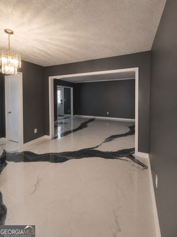 124 Heathrow Drive, Riverdale, GA 30274
