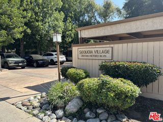22330 Victory Boulevard 203, Woodland Hills, CA 91367