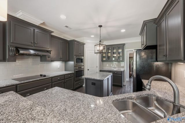 214 Legendwood Drive NW, Madison, AL 35757
