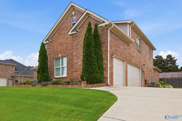 214 Legendwood Drive NW, Madison, AL 35757
