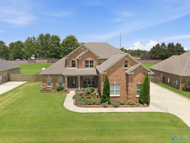 214 Legendwood Drive NW, Madison, AL 35757