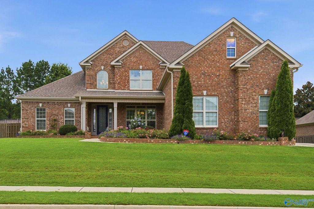 214 Legendwood Drive NW, Madison, AL 35757