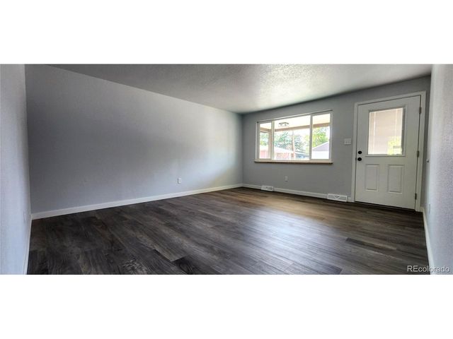 6520 Xavier Ct, Arvada, CO 80003