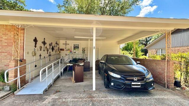 1723 Montrose Drive, Tyler, TX 75701