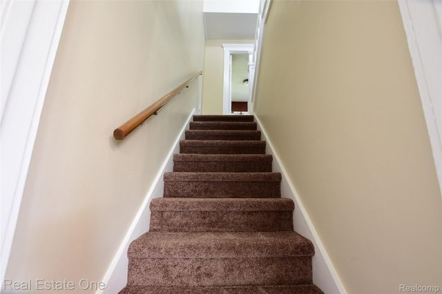 99 Chippewa Road, Pontiac, MI 48341