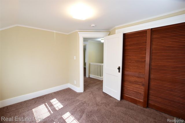 99 Chippewa Road, Pontiac, MI 48341