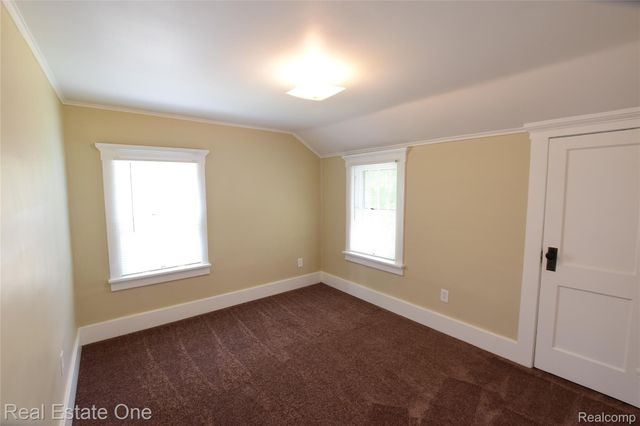 99 Chippewa Road, Pontiac, MI 48341