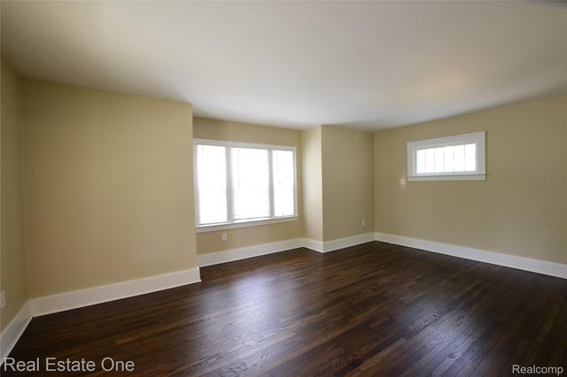 99 Chippewa Road, Pontiac, MI 48341