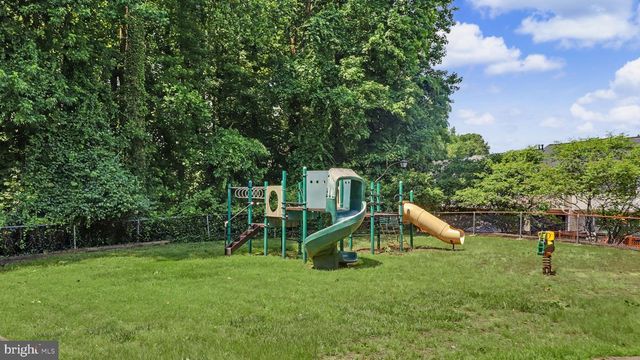 902 VAUXHALL, Hyattsville, MD 20785