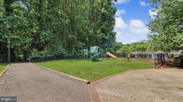 902 VAUXHALL, Hyattsville, MD 20785