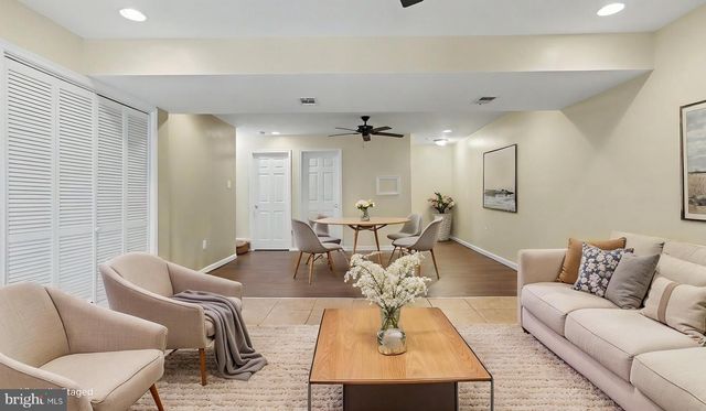 902 VAUXHALL, Hyattsville, MD 20785