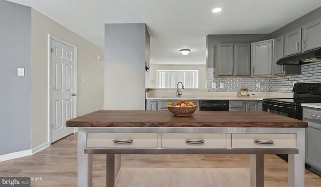 902 VAUXHALL, Hyattsville, MD 20785