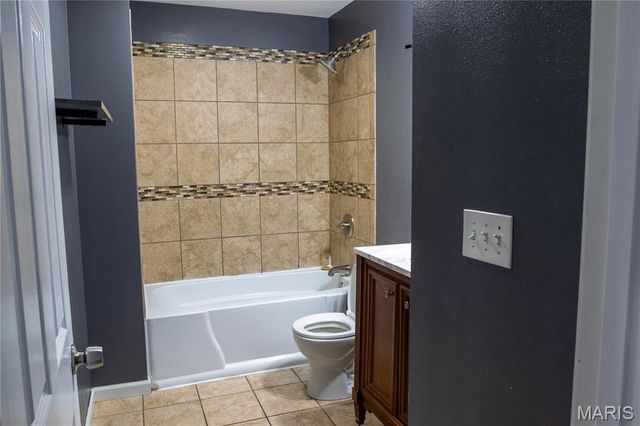 2763 Cascade Lake Drive, Shiloh, IL 62221