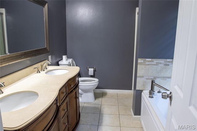 2763 Cascade Lake Drive, Shiloh, IL 62221