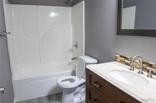 2763 Cascade Lake Drive, Shiloh, IL 62221