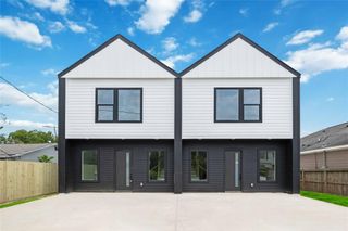 4337 Clover Street A-B, Houston, TX 77051