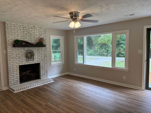 822 Floyd Road Extension, Spartanburg, SC 29333