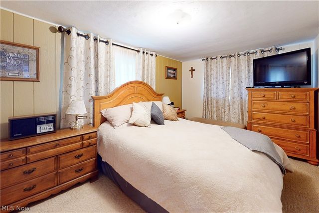 2711 Whitehaven Boulevard, Steubenville, OH 43952