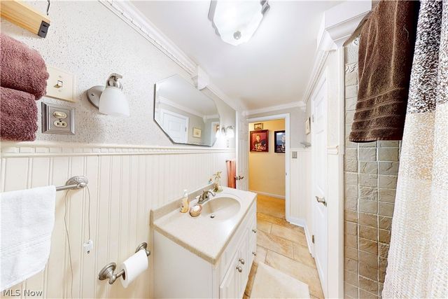 2711 Whitehaven Boulevard, Steubenville, OH 43952