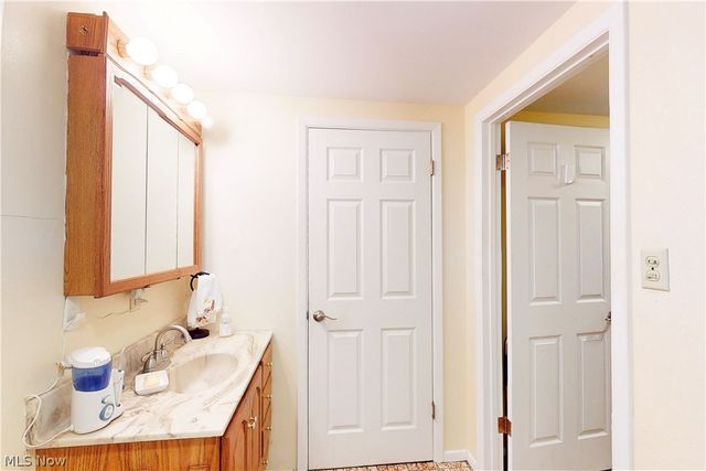 2711 Whitehaven Boulevard, Steubenville, OH 43952