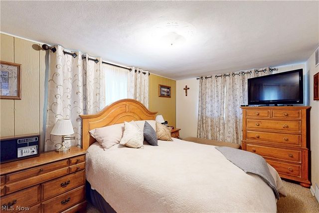 2711 Whitehaven Boulevard, Steubenville, OH 43952