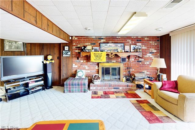 2711 Whitehaven Boulevard, Steubenville, OH 43952