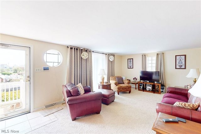 2711 Whitehaven Boulevard, Steubenville, OH 43952