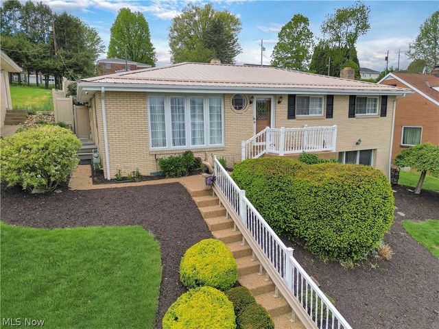 2711 Whitehaven Boulevard, Steubenville, OH 43952