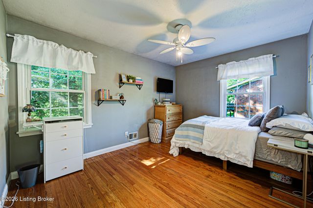 3818 Gaywood Dr, Louisville, KY 40272