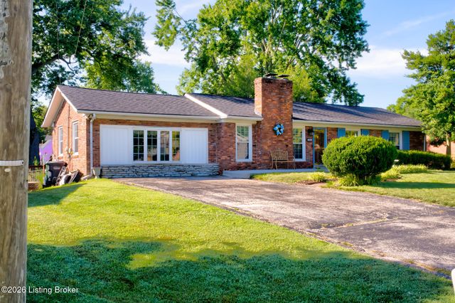 3818 Gaywood Dr, Louisville, KY 40272